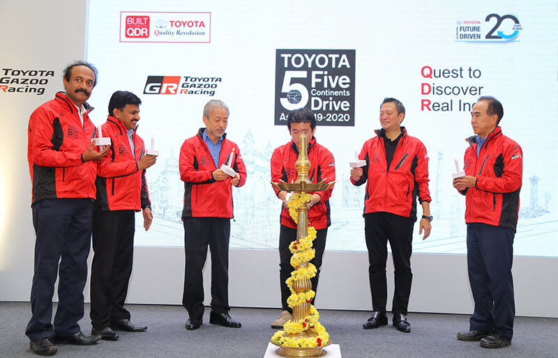 Toyota Management Lighting the Lamp before 5 Continents Drive Kick-off in Bangalore