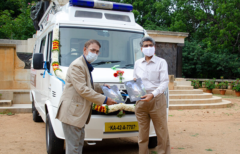 Mr. Shekar Viswanathan, Vice Chairman and Whole-time Director, handing over Mobile Medical Unit to the Indian Institute of Science (IISc)